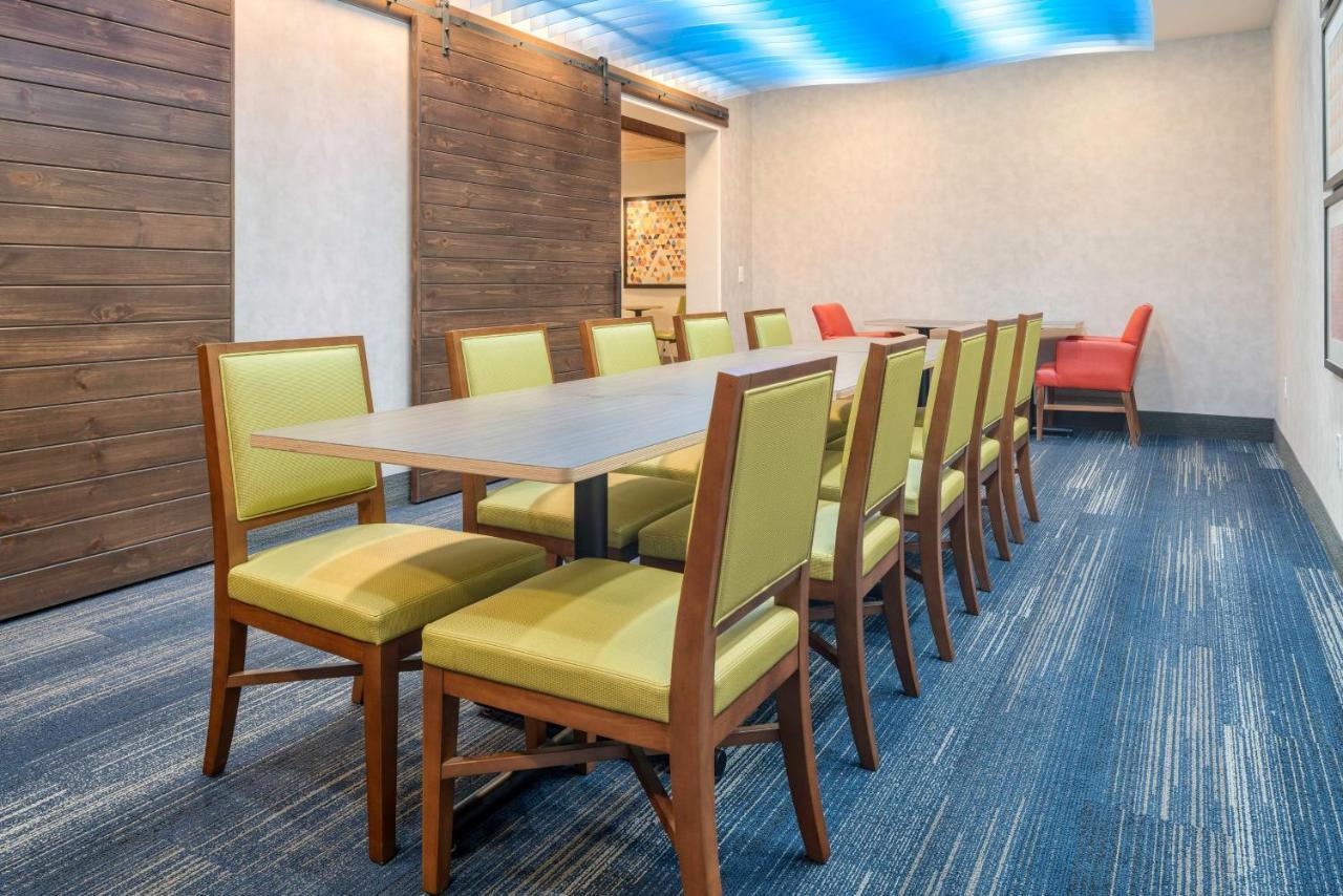 Holiday Inn Express & Suites Macon - I-475 By Ihg Exterior foto